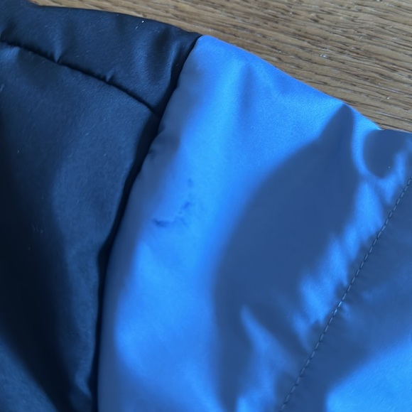 Woman’s north face jacket - Picture 2 of 6